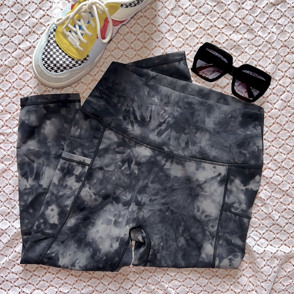 CVG Dye Hard Charcoal capri cropped leggings medium LIKE NEW!